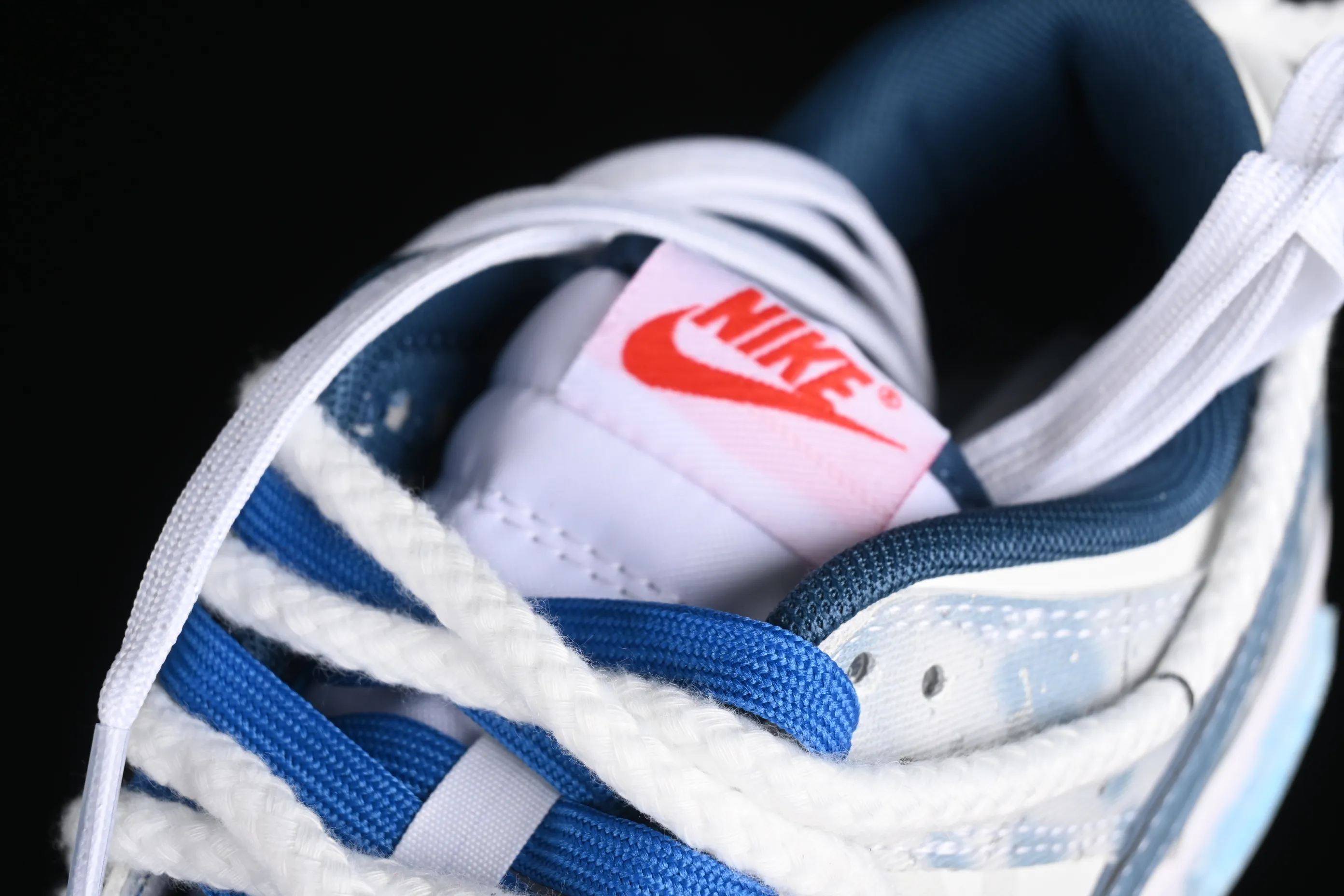 All Categories Nk SB Dunk Series Nk SB Dunk Low Low-top casual sneakers Nk Dunk Low Panda Prank Wave Fisherman-Silver Sea Blue Shark Low-top casual sneakers DD1391-400